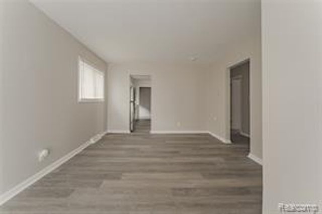 93 W Princeton Avenue, Pontiac, MI 48340