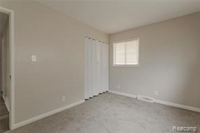 93 W Princeton Avenue, Pontiac, MI 48340