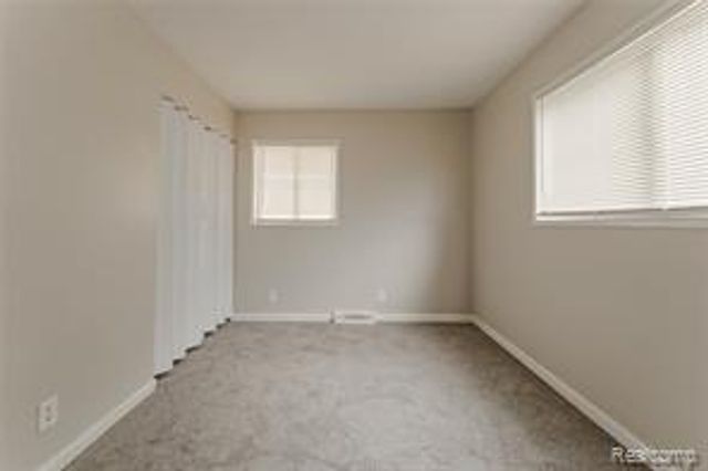93 W Princeton Avenue, Pontiac, MI 48340