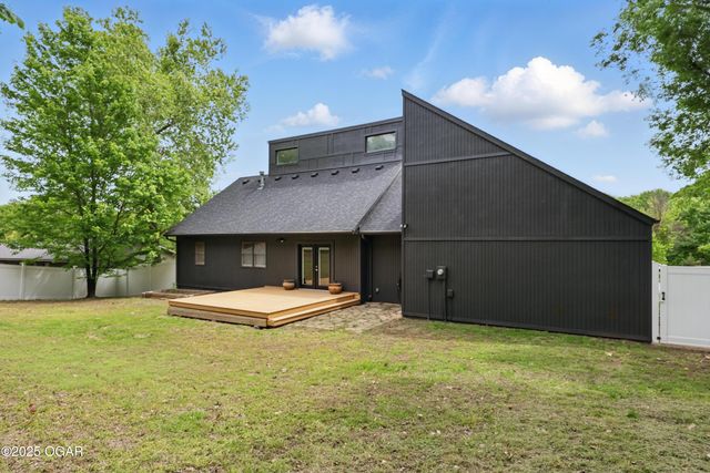 1214 Bramar Drive, Joplin, MO 64804
