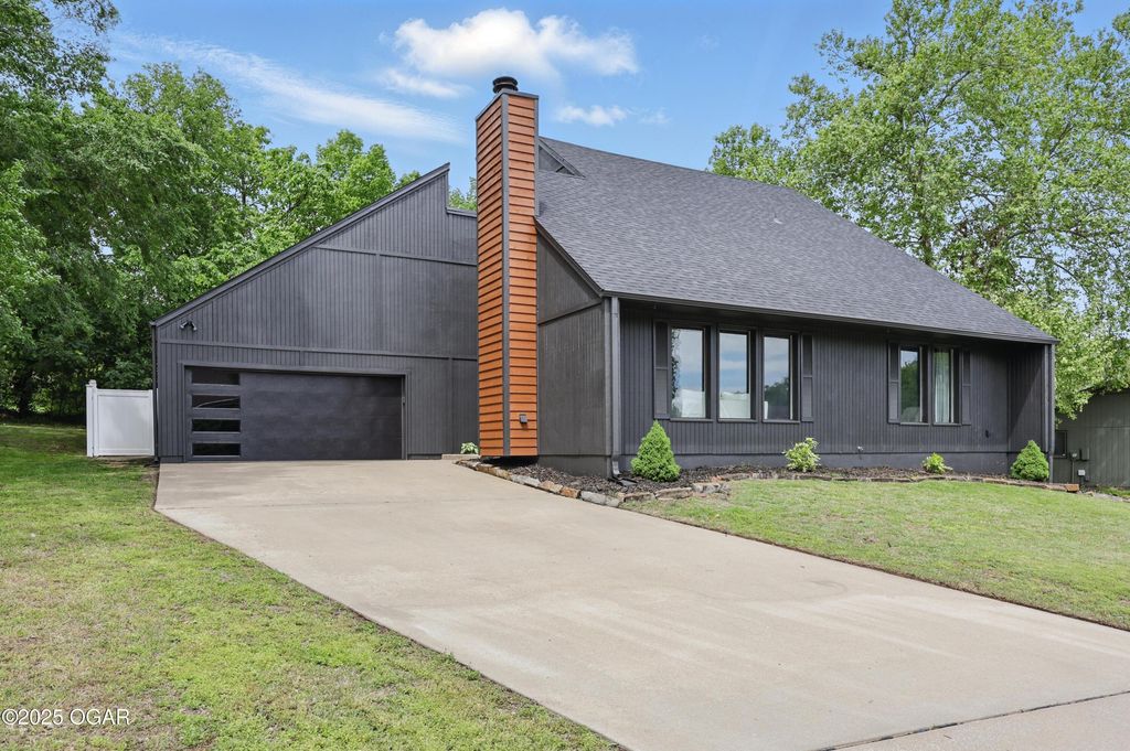 1214 Bramar Drive, Joplin, MO 64804