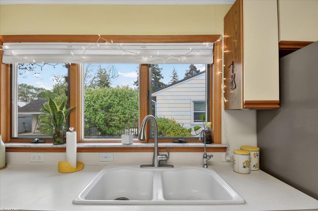 1245 Minnesota Court, Marysville, MI 48040