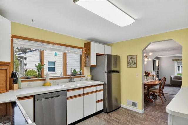 1245 Minnesota Court, Marysville, MI 48040