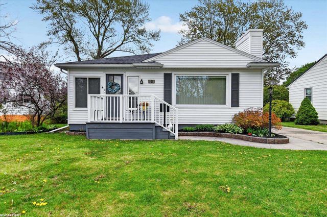 1245 Minnesota Court, Marysville, MI 48040