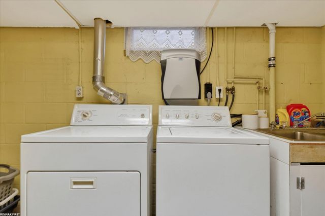 1245 Minnesota Court, Marysville, MI 48040