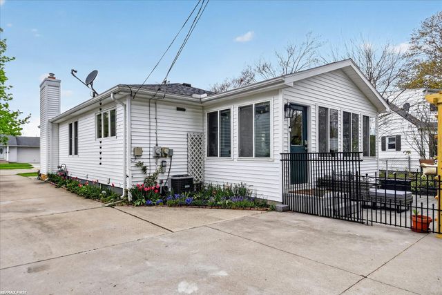 1245 Minnesota Court, Marysville, MI 48040