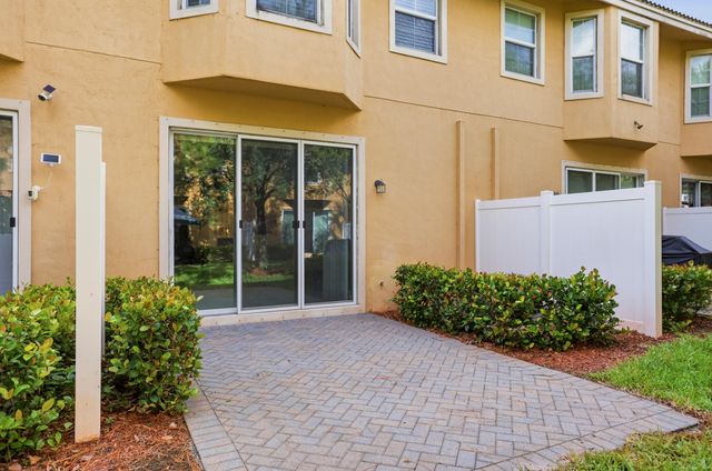 5780 Monterra Club Drive, Lake Worth, FL 33463