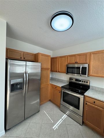 525 GLENN CROSS DRIVE, Ruskin, FL 33570