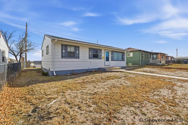 305 KAY AVE, Cheyenne, WY 82007