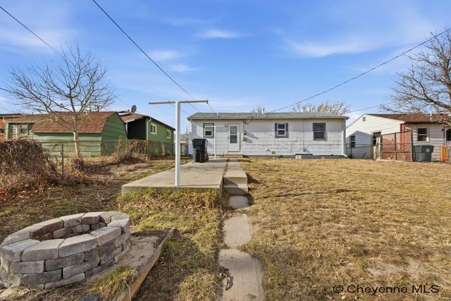 305 KAY AVE, Cheyenne, WY 82007
