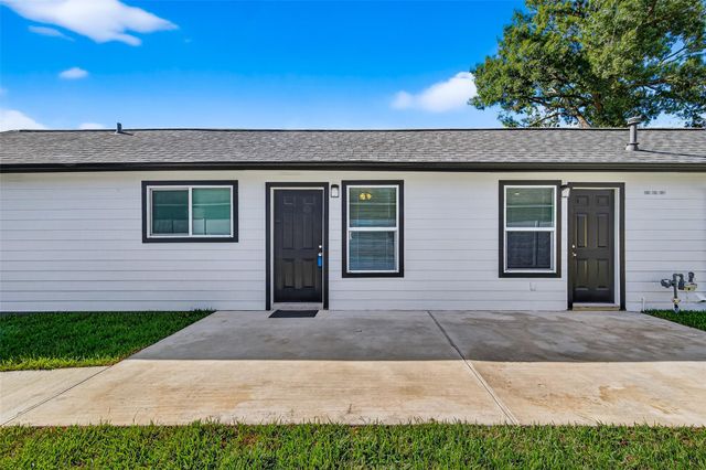 13822 Northlake Drive, Houston, TX 77049