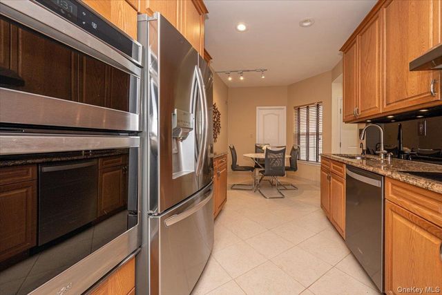 113 Windwatch Drive, Hauppauge, NY 11788