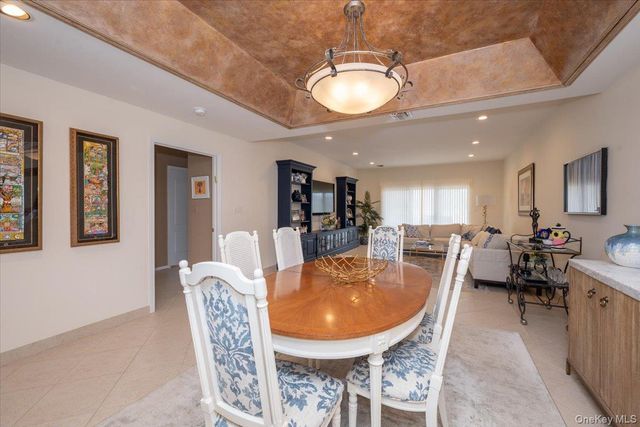 113 Windwatch Drive, Hauppauge, NY 11788