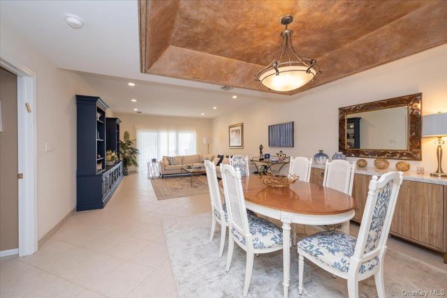 113 Windwatch Drive, Hauppauge, NY 11788