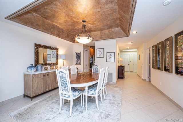 113 Windwatch Drive, Hauppauge, NY 11788