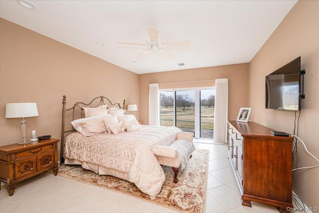 113 Windwatch Drive, Hauppauge, NY 11788