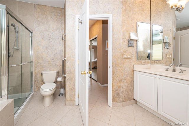 113 Windwatch Drive, Hauppauge, NY 11788