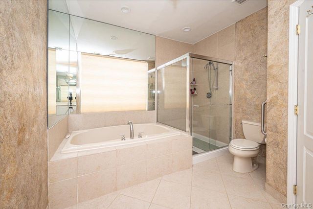 113 Windwatch Drive, Hauppauge, NY 11788