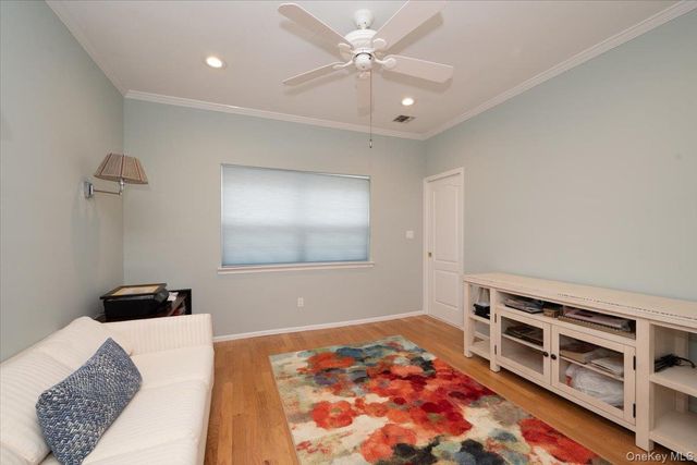 113 Windwatch Drive, Hauppauge, NY 11788