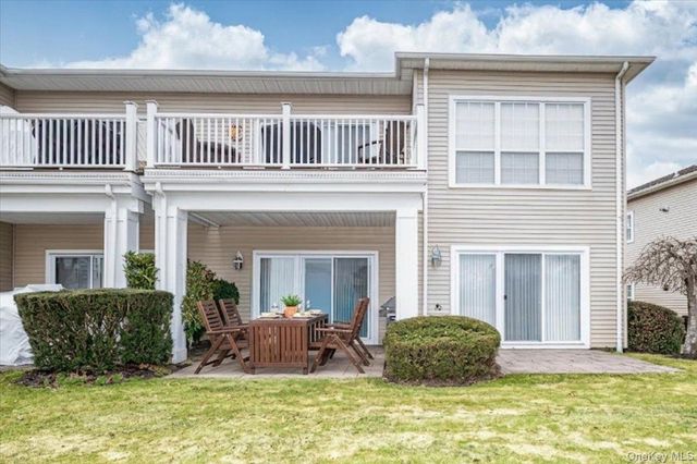 113 Windwatch Drive, Hauppauge, NY 11788