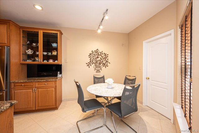 113 Windwatch Drive, Hauppauge, NY 11788