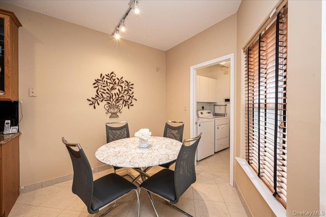 113 Windwatch Drive, Hauppauge, NY 11788