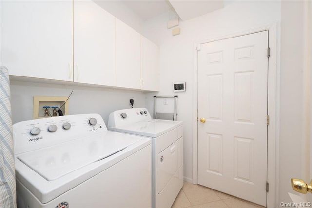 113 Windwatch Drive, Hauppauge, NY 11788