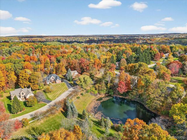 9748 Forest Ridge Drive, Springfield Charter Township, MI 48348