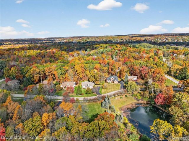 9748 Forest Ridge Drive, Springfield Charter Township, MI 48348