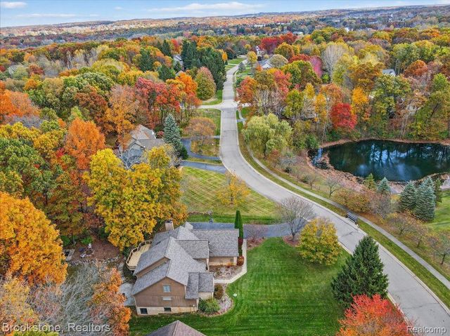 9748 Forest Ridge Drive, Springfield Charter Township, MI 48348