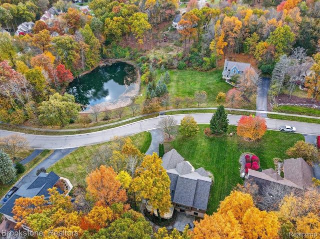 9748 Forest Ridge Drive, Springfield Charter Township, MI 48348