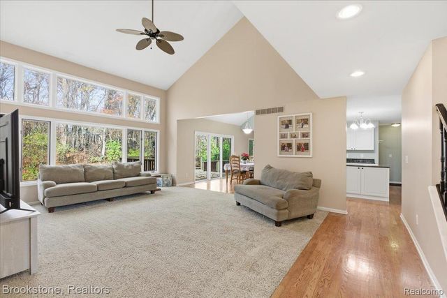 9748 Forest Ridge Drive, Springfield Charter Township, MI 48348