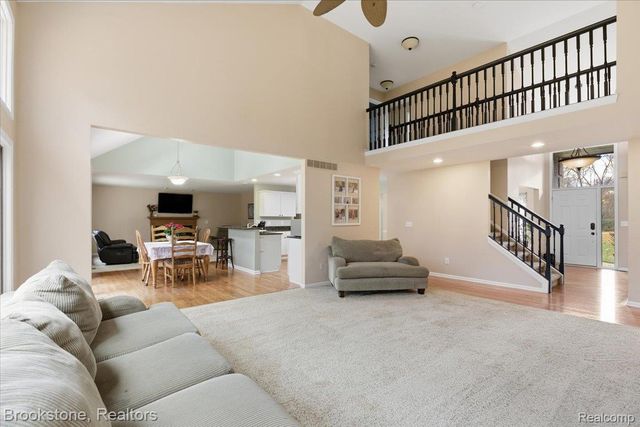 9748 Forest Ridge Drive, Springfield Charter Township, MI 48348