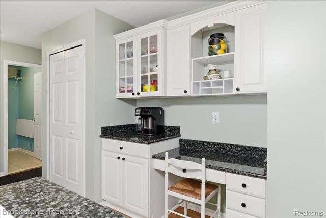 9748 Forest Ridge Drive, Springfield Charter Township, MI 48348