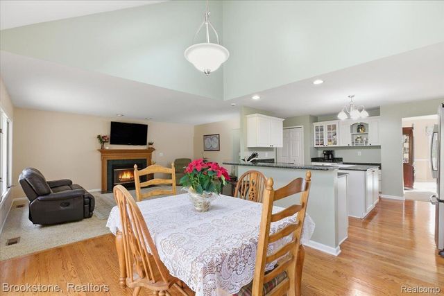 9748 Forest Ridge Drive, Springfield Charter Township, MI 48348