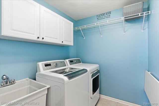 9748 Forest Ridge Drive, Springfield Charter Township, MI 48348