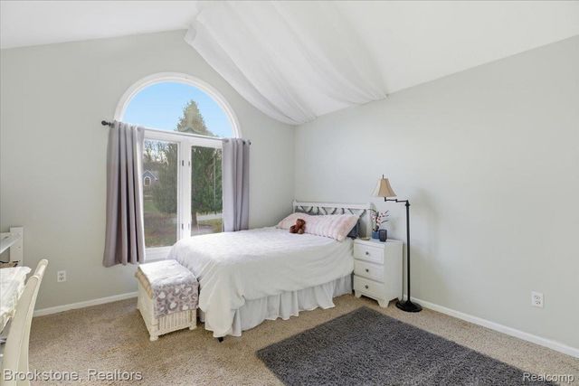 9748 Forest Ridge Drive, Springfield Charter Township, MI 48348