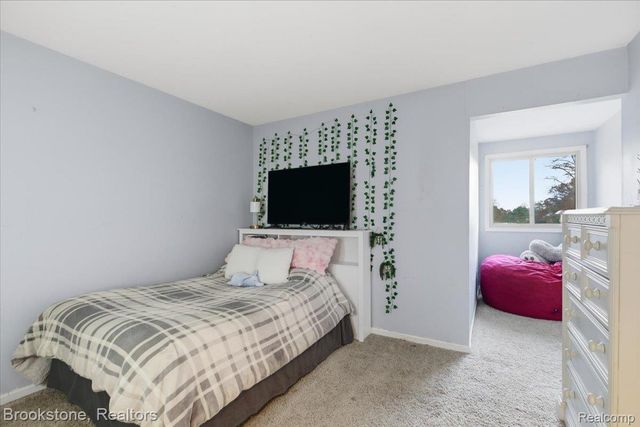 9748 Forest Ridge Drive, Springfield Charter Township, MI 48348