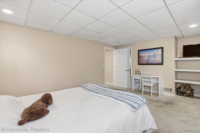 9748 Forest Ridge Drive, Springfield Charter Township, MI 48348