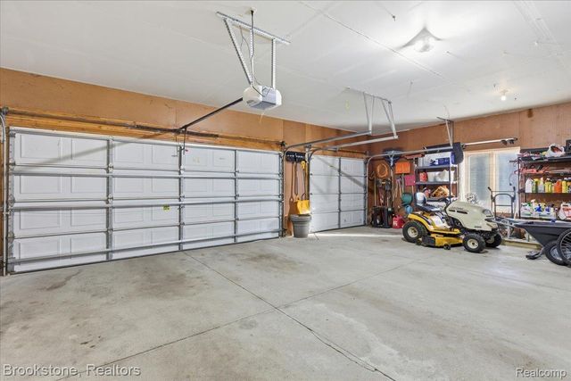 9748 Forest Ridge Drive, Springfield Charter Township, MI 48348