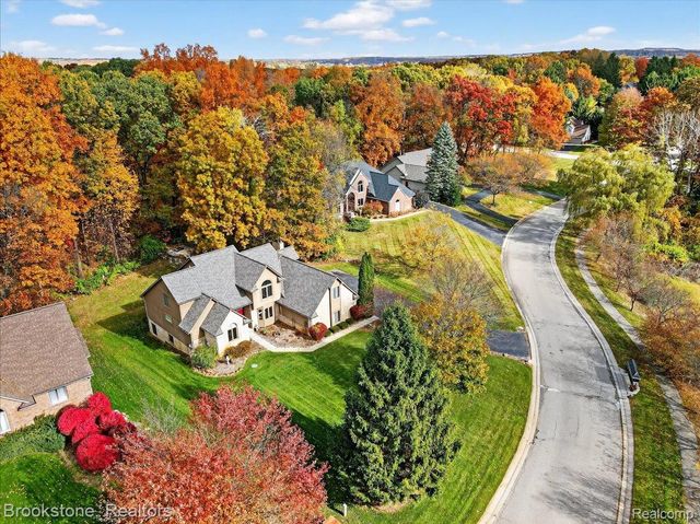 9748 Forest Ridge Drive, Springfield Charter Township, MI 48348