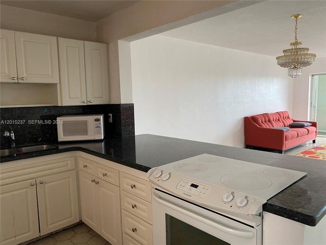 215 SE 3rd Ave 408C, Hallandale Beach, FL 33009
