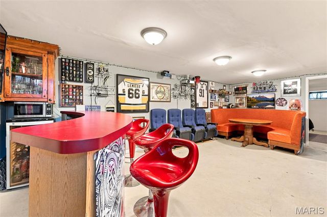 111 Arras Drive, St Louis, MO 63129