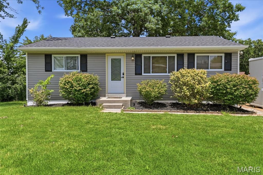 111 Arras Drive, St Louis, MO 63129