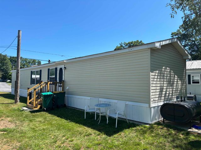 14 Chestnut Road, North Hampton, NH 03862