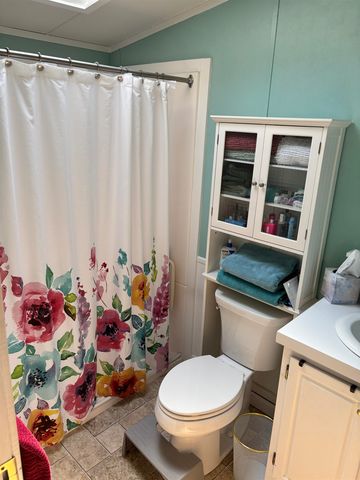 14 Chestnut Road, North Hampton, NH 03862