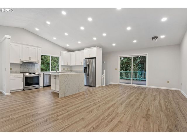 6647 Se 122ND Ave, Portland, OR 97236