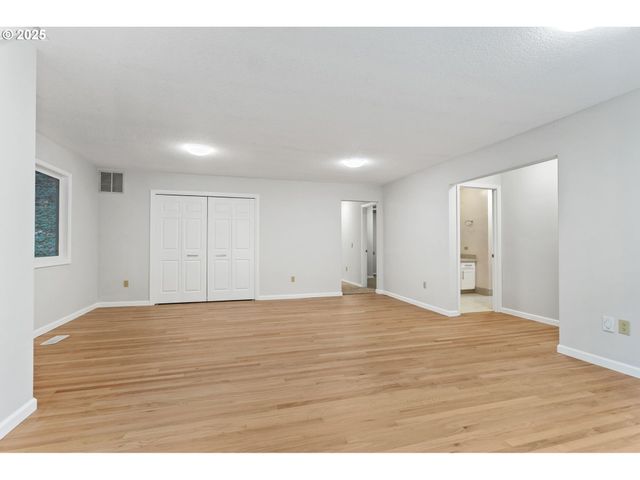 6647 Se 122ND Ave, Portland, OR 97236