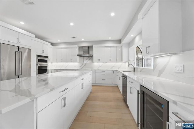 1225 River Road 4D, Edgewater, NJ 07020