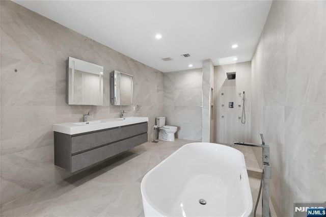 1225 River Road 4D, Edgewater, NJ 07020